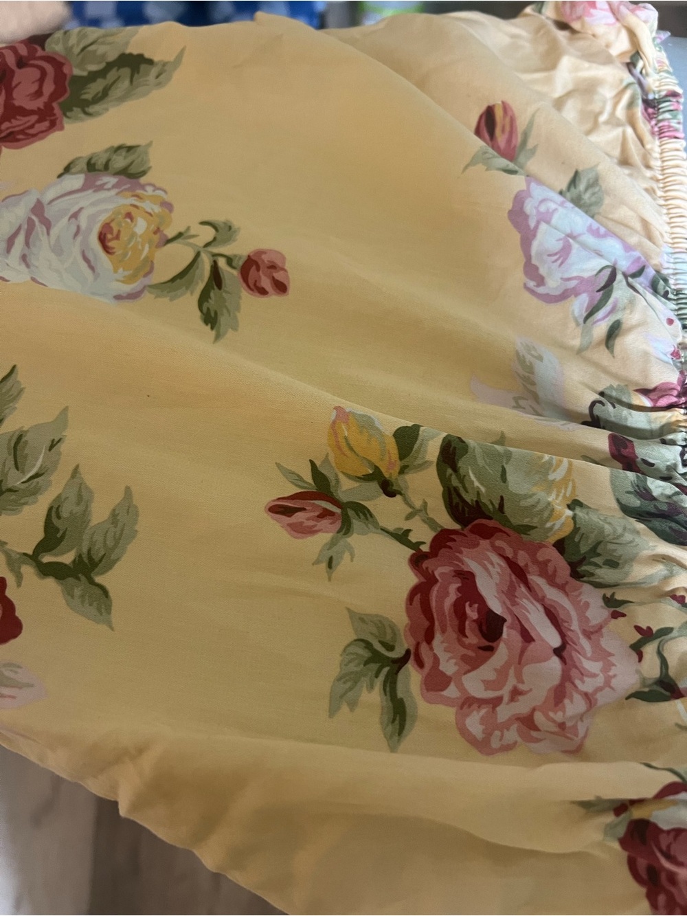 Ralph Lauren vintage Yellow Floral Rose Accent Cover with Pink and Red Blooms